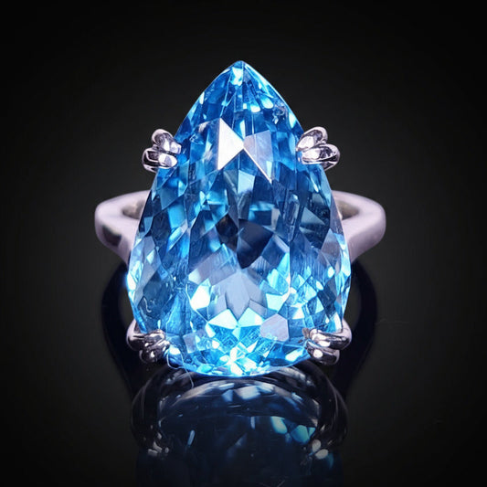 20 ct Swiss Blue Topaz - Sterling Silver Ring