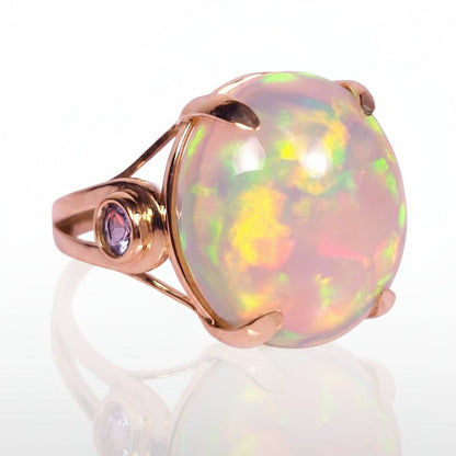 9.2 ct Welo Chaff Rainbow Opal & Tanzanites - 19.2k Yellow Gold Ring