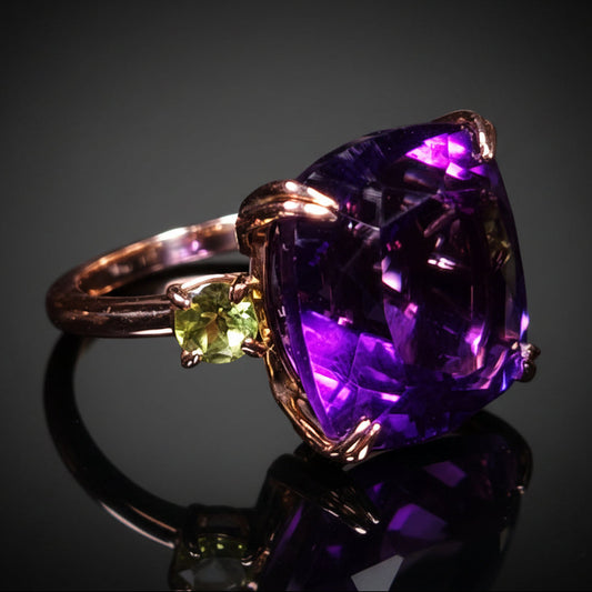 23 ct Royal Purple Amethyst & Peridots - 14k Yellow Gold