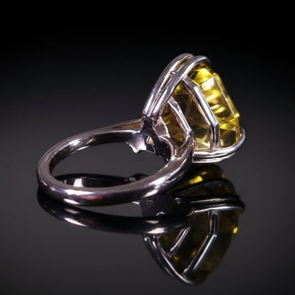 18 ct Trillion Lemon Quartz - Sterling Silver Ring