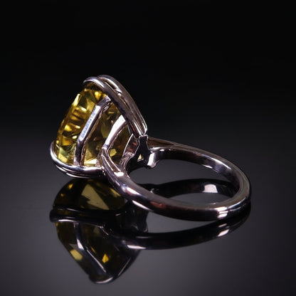 18 ct Trillion Lemon Quartz - Sterling Silver Ring