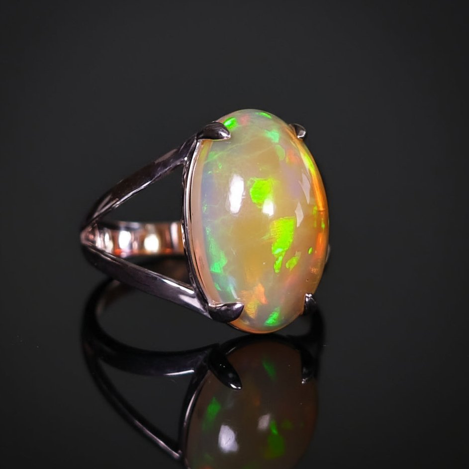 5 ct Ethiopian Welo Opal - Sterling Silver Ring