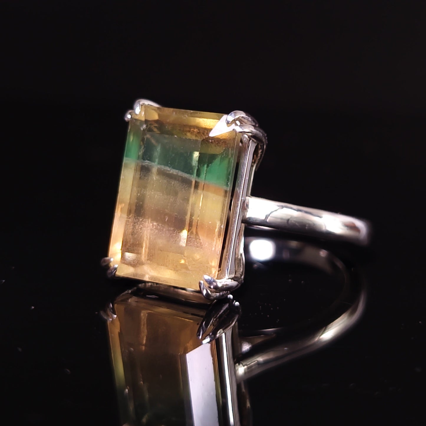8 ct Green & Yellow Fluorite - Sterling Silver Ring