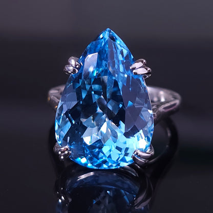 20 ct Swiss Blue Topaz - Sterling Silver Ring