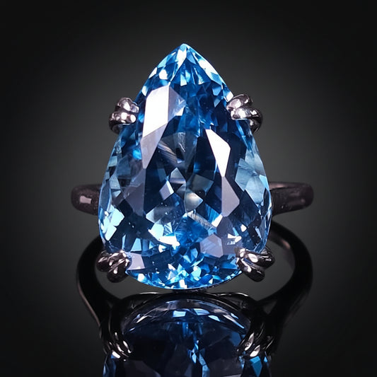 20 ct Swiss Blue Topaz - Sterling Silver Ring